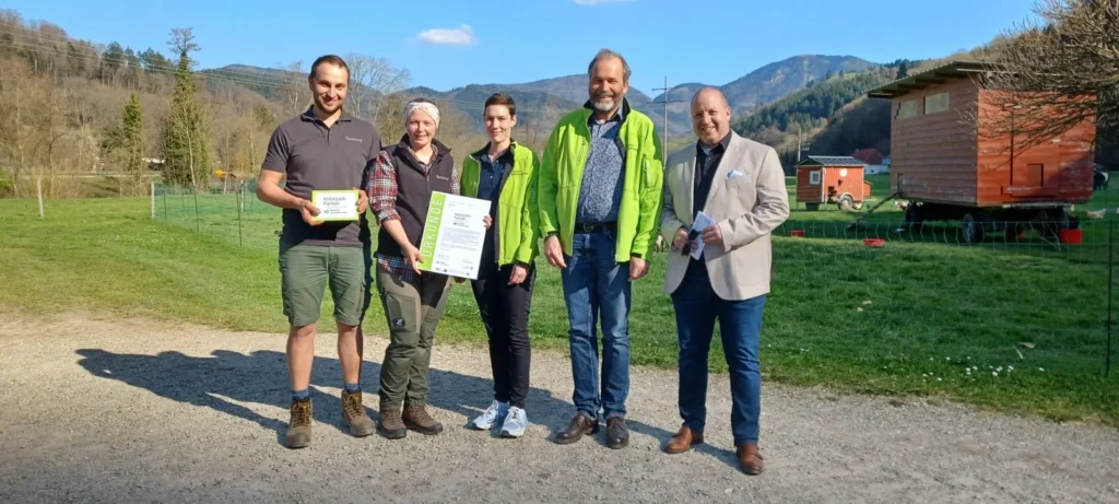 Zertifizierung Lernort Bauernhof – Übergabe des Schilds